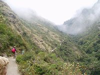 The trail towards Warmihuanusca